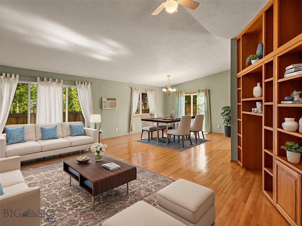 3455 W Cascade