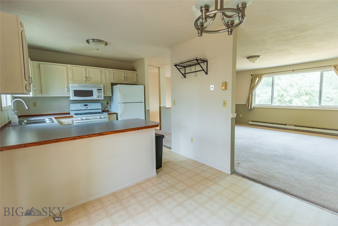 200 E Cascade Avenue