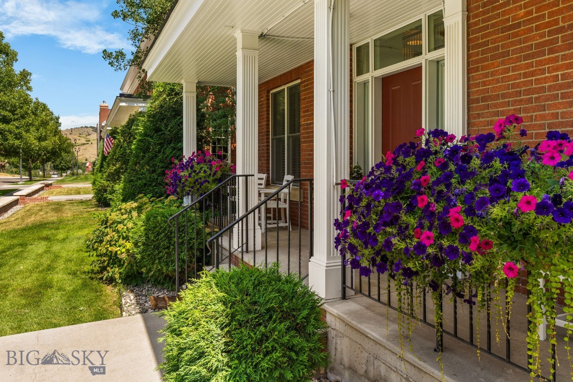 112 Village Downtown Boulevard