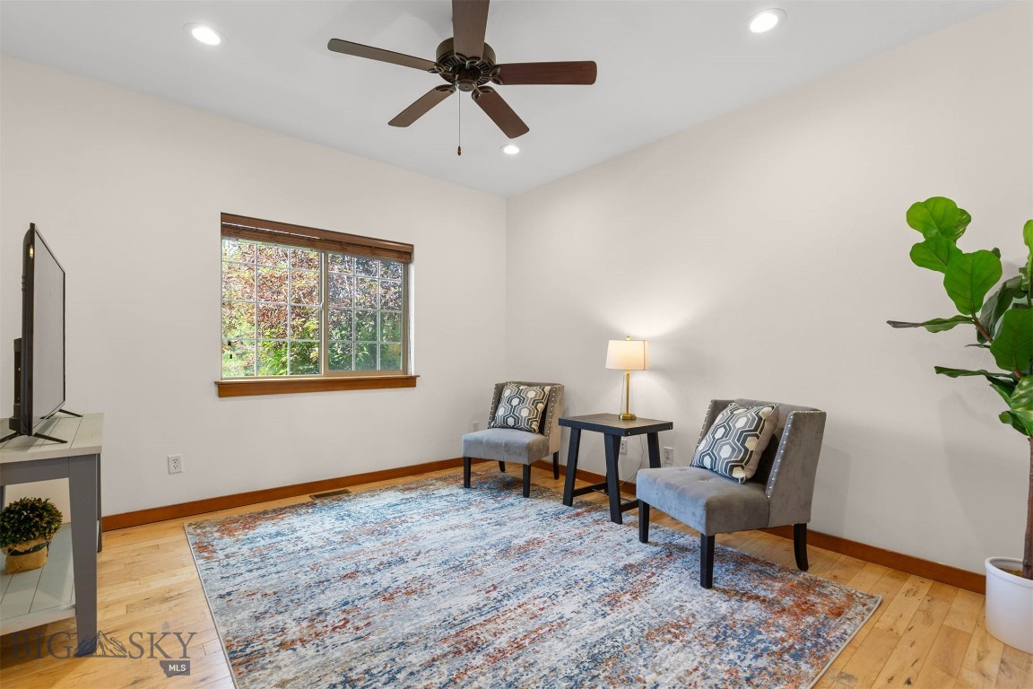 332 N Cottonwood Road F