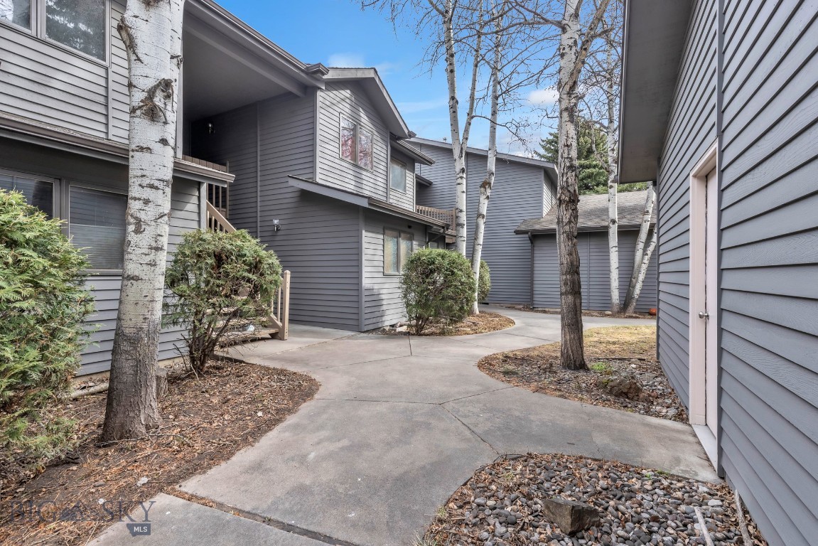 2200 W Dickerson Street 76