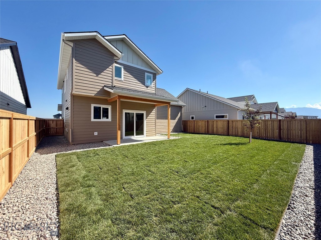 812 Accolade Loop