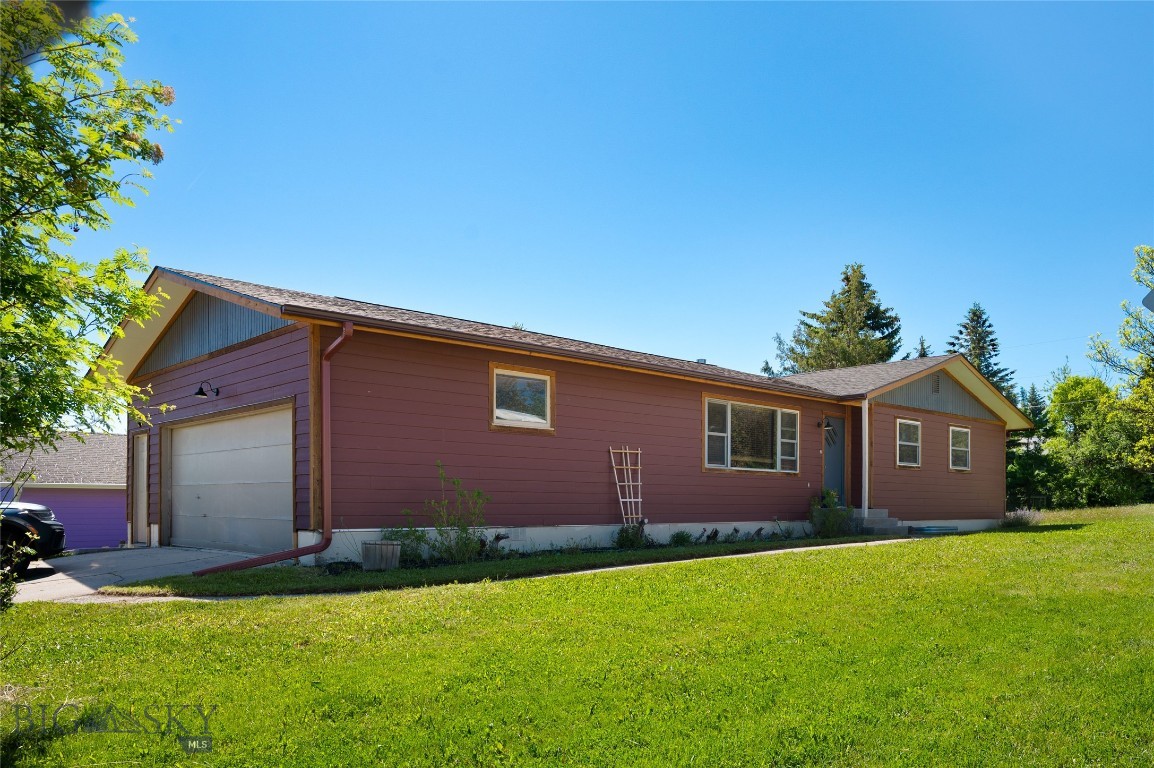 1104 S Pinecrest Drive