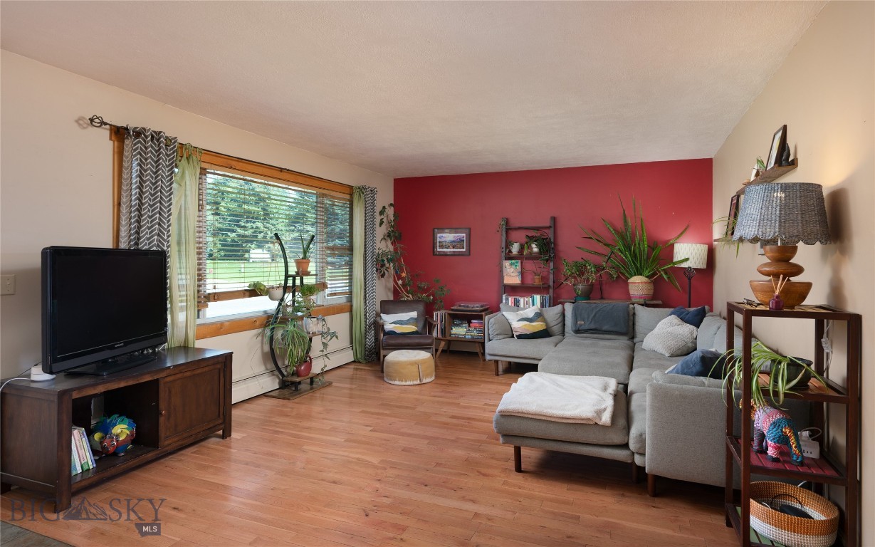 1104 S Pinecrest Drive