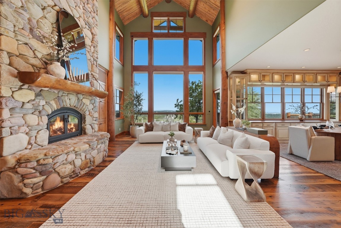 390 Hayrake Lane