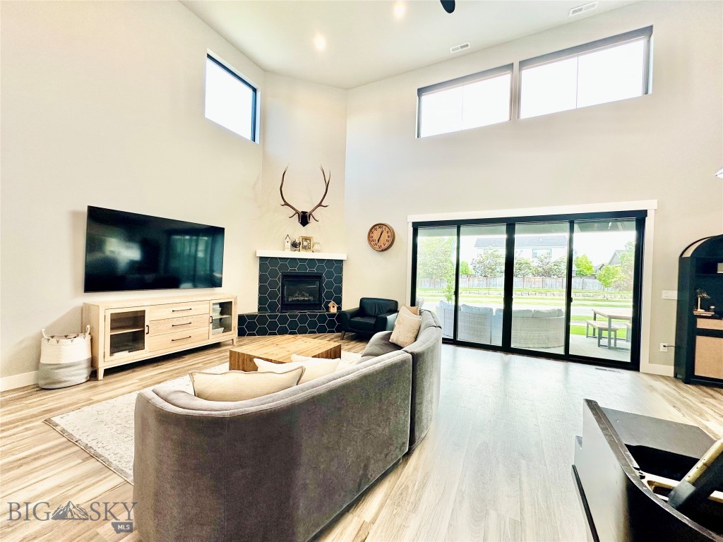 42 Hilgard Peak Court