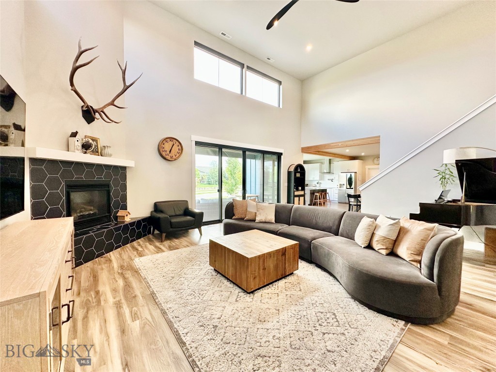 42 Hilgard Peak Court