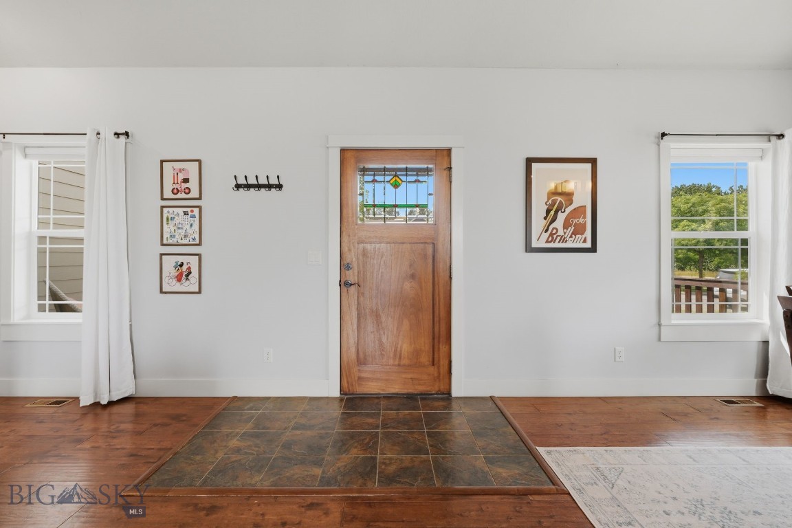 3314 S 28th