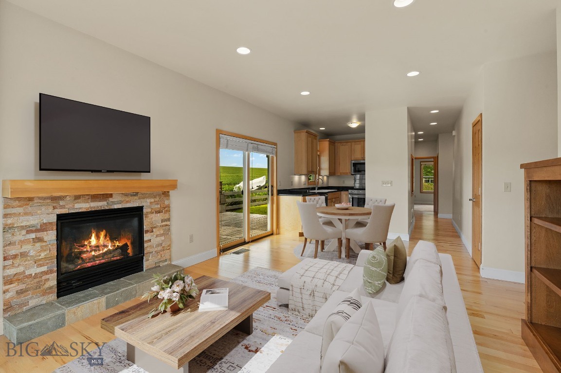 820 Farmhouse Lane
