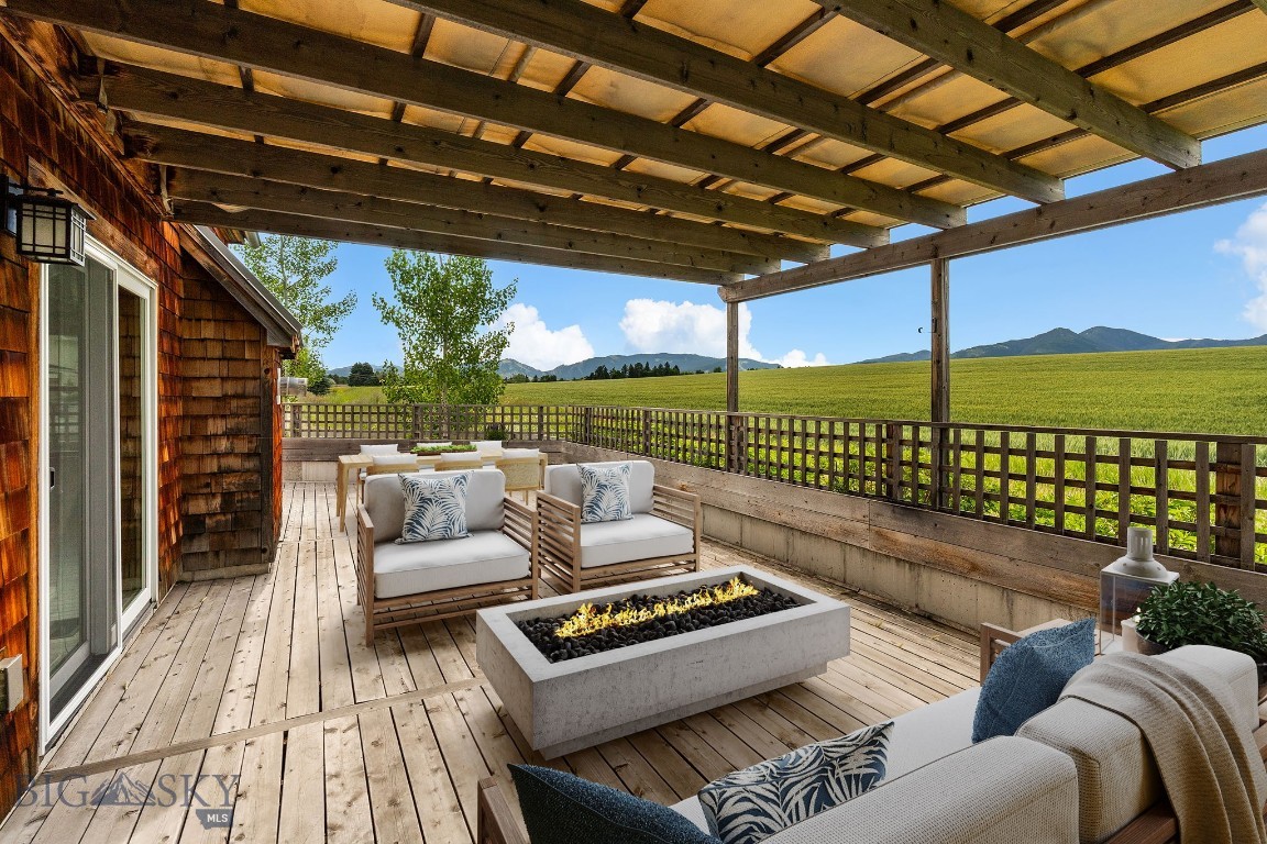 820 Farmhouse Lane