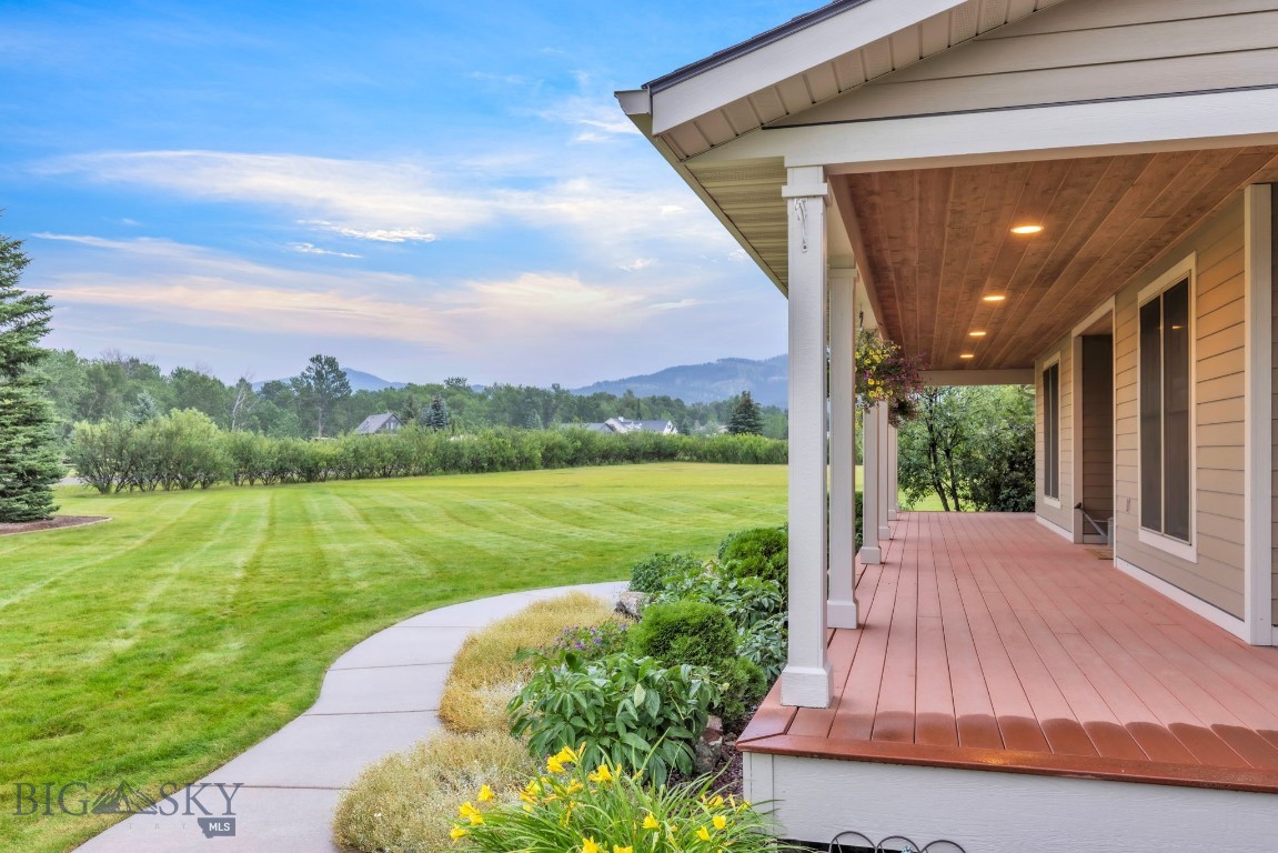 9835 Happy Acres W