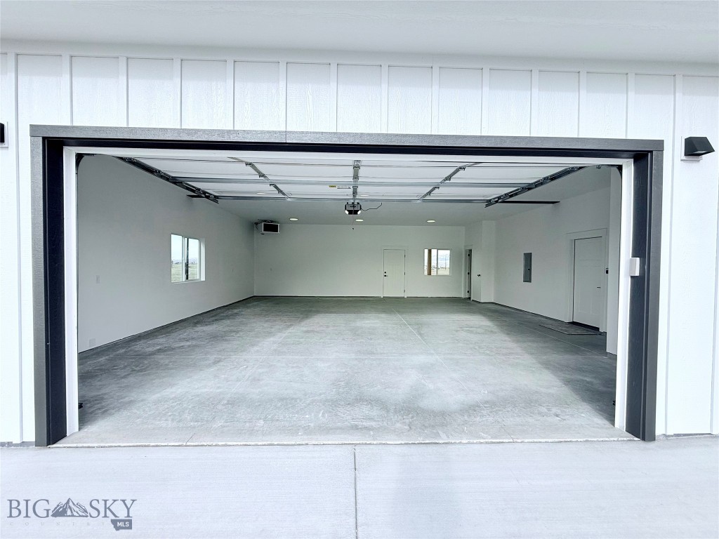 858 Accolade Loop
