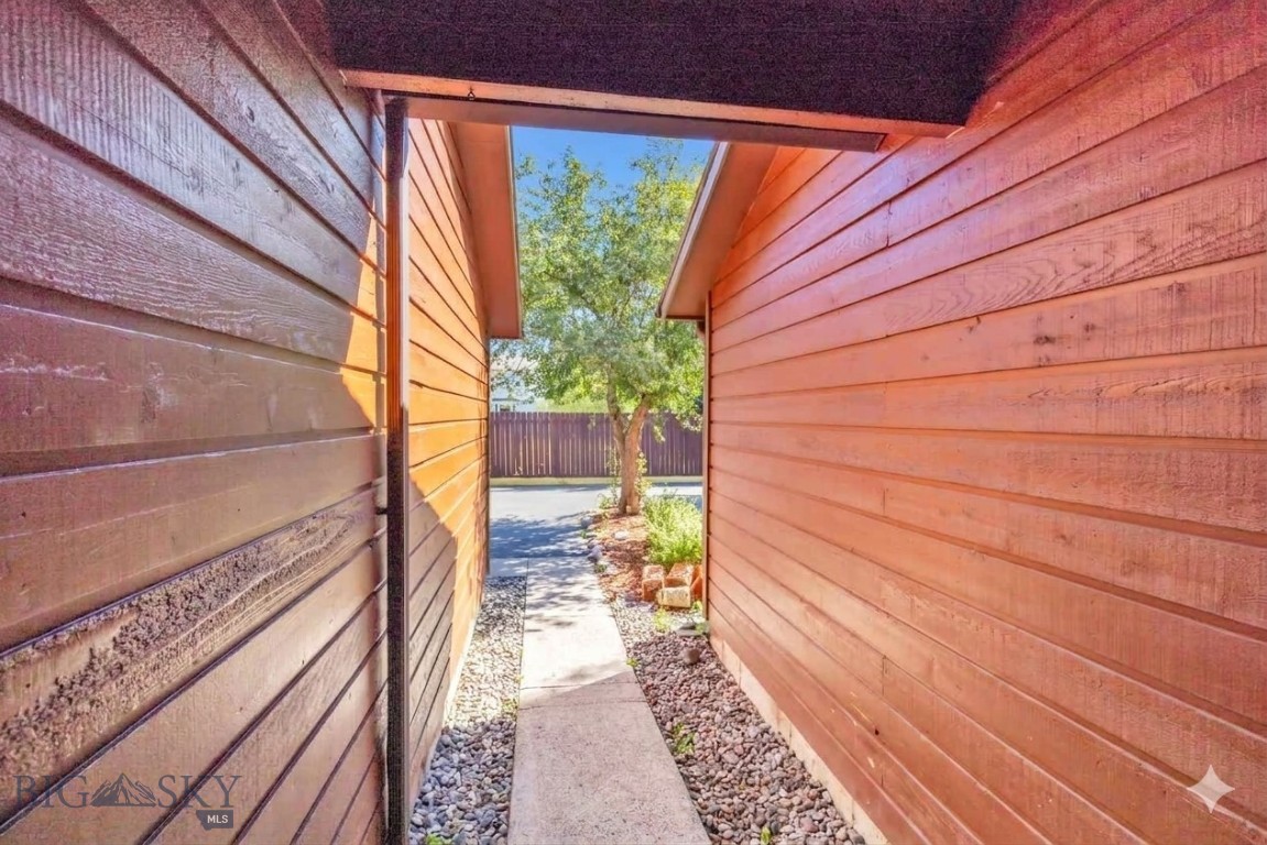 1601 W Olive 8