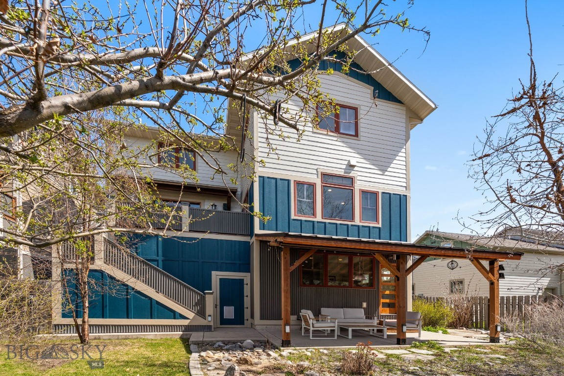 907 Jessie Way