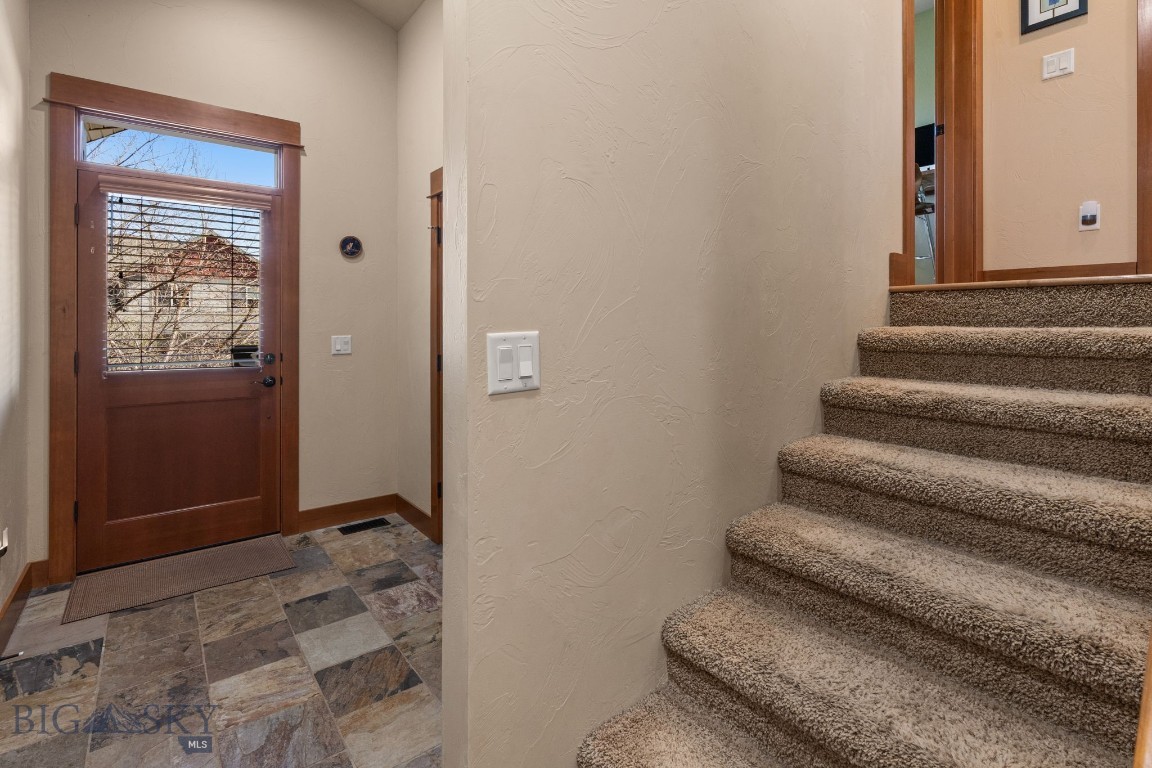907 Jessie Way