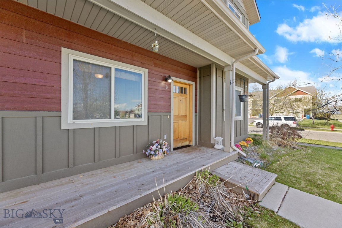 996 Saxon Drive 996D