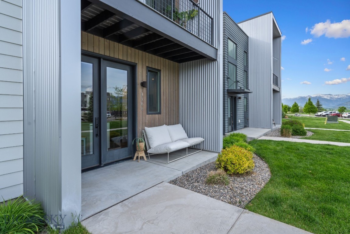 3866 Blondie Street