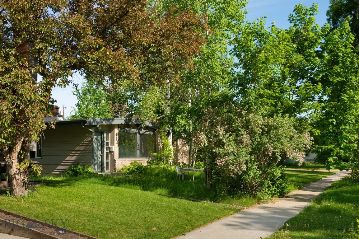 1109 S Willson