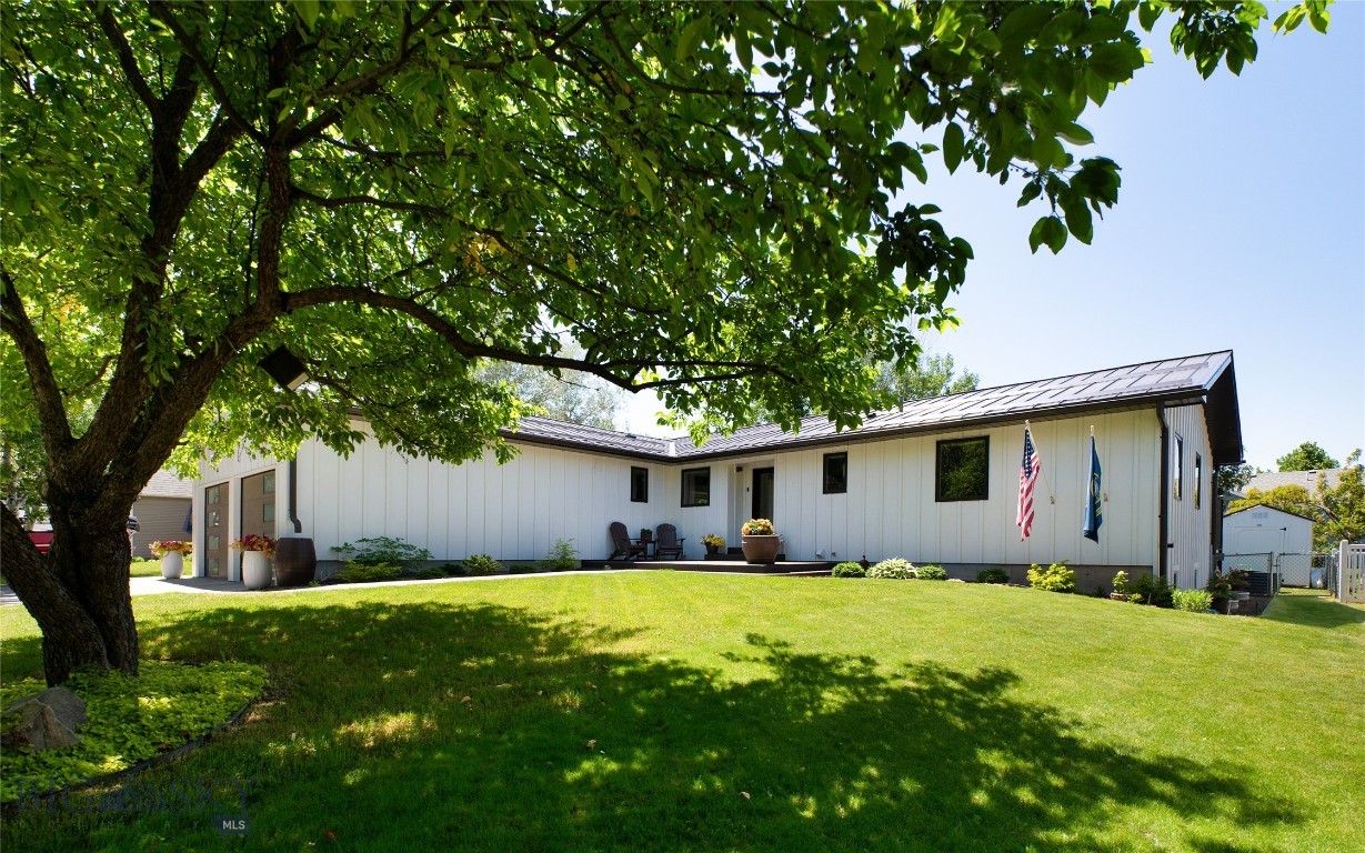 409 N 22nd Avenue