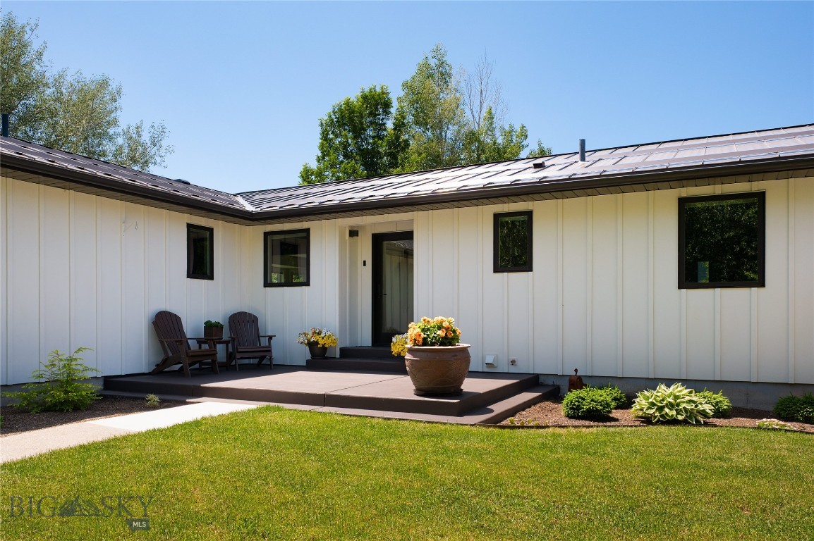 409 N 22nd Avenue
