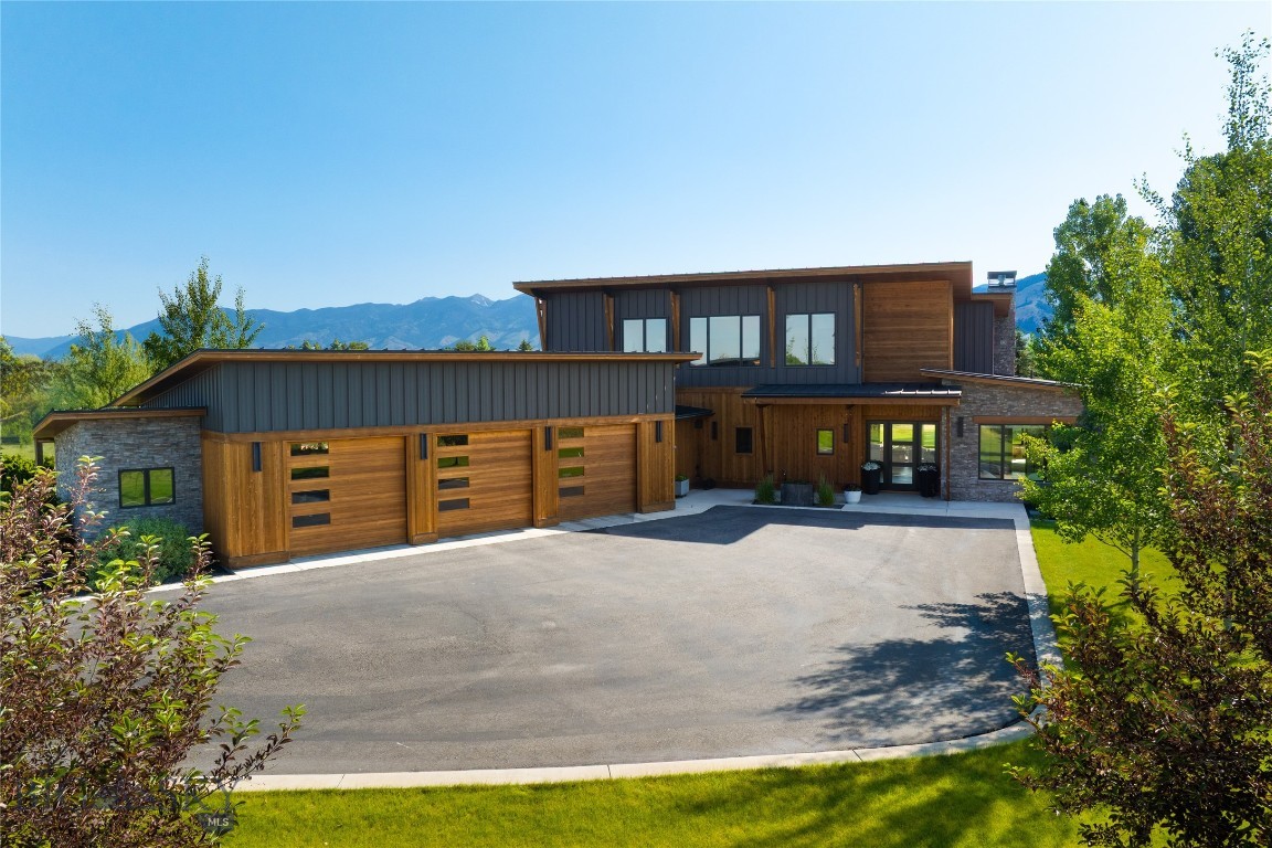 989 Bridger Lake
