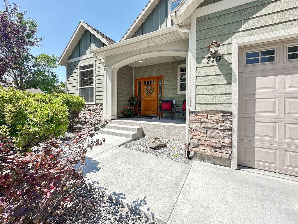 719 Loxley Drive