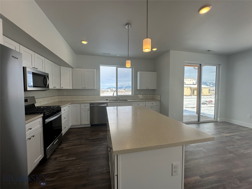 33 N Reliance Ave
