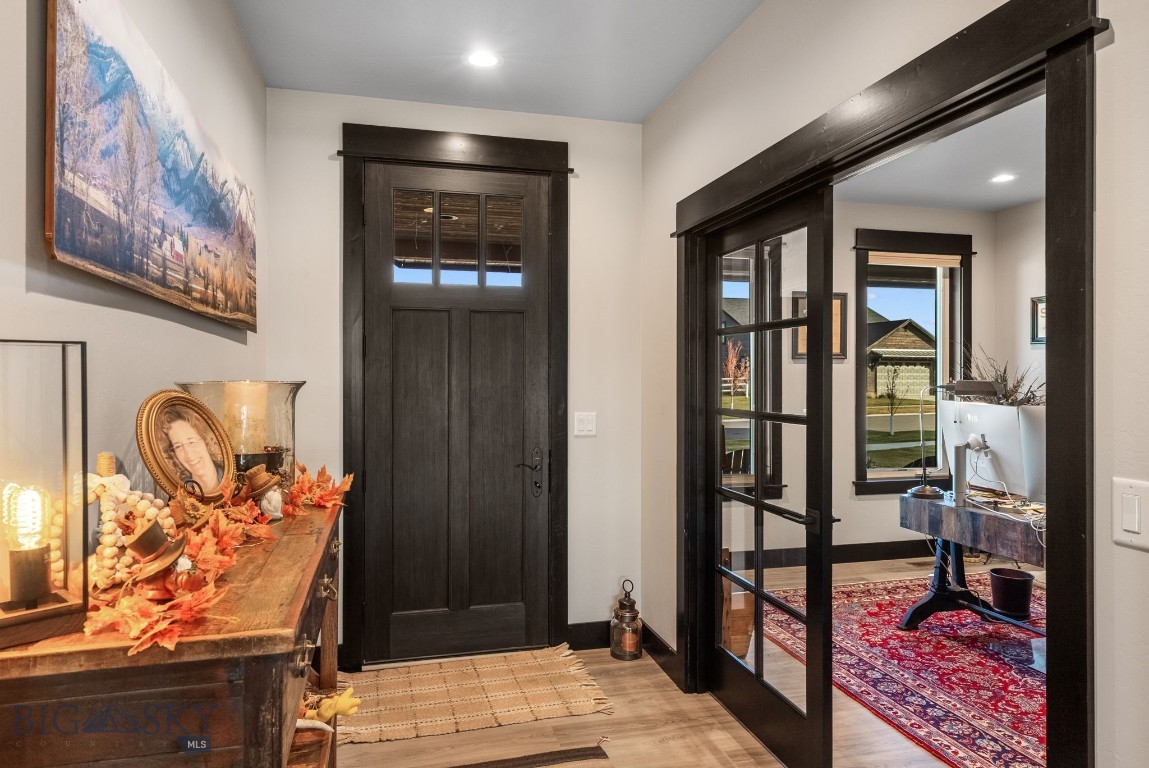 856 White Horse Loop