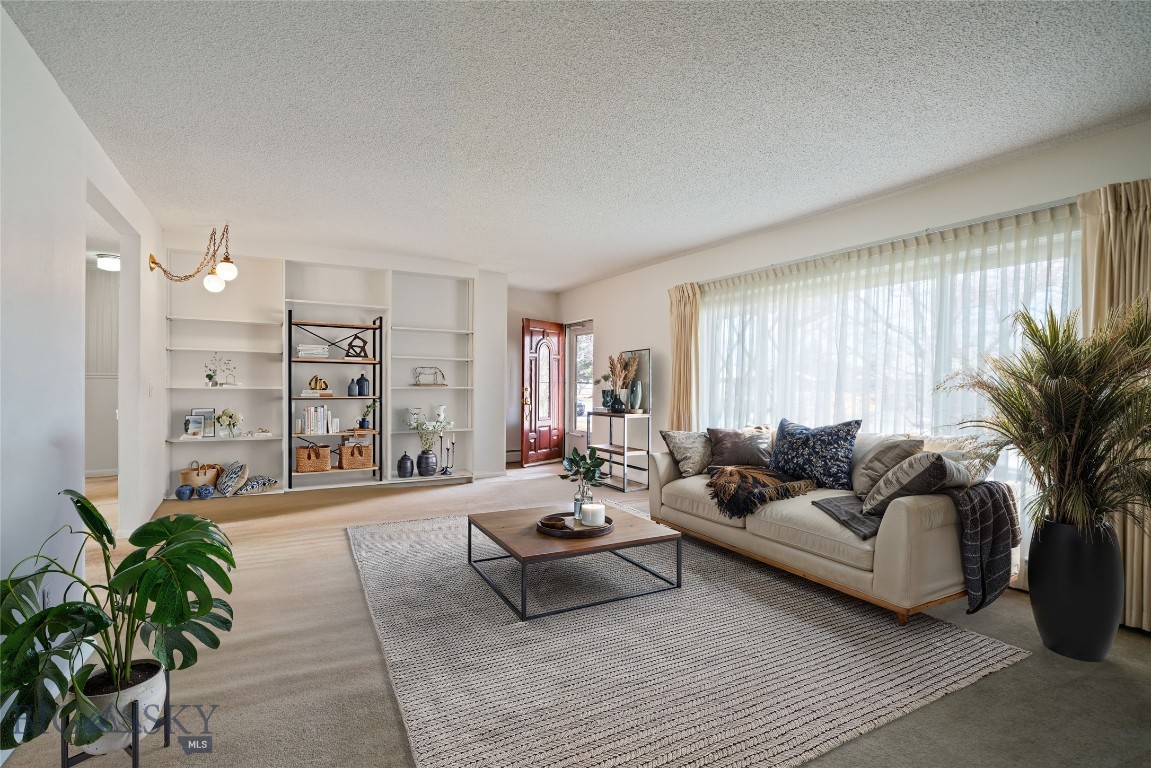 212 N Broadway Street