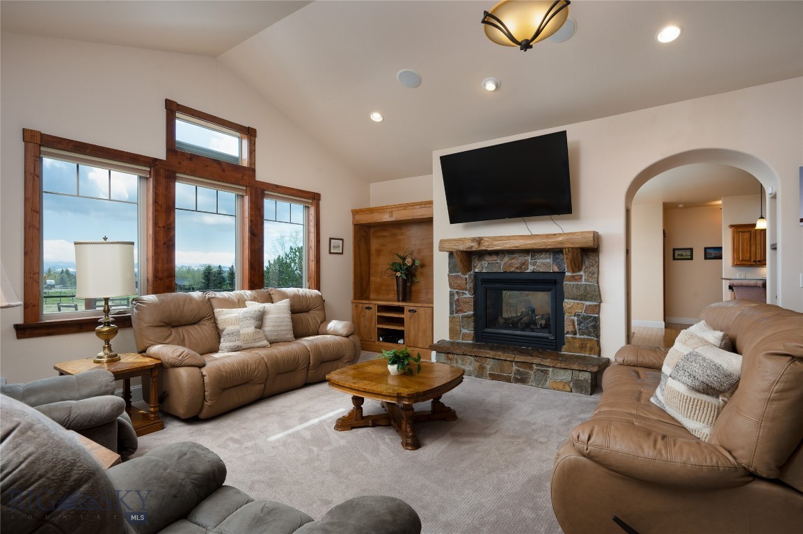 25 Summer Ridge