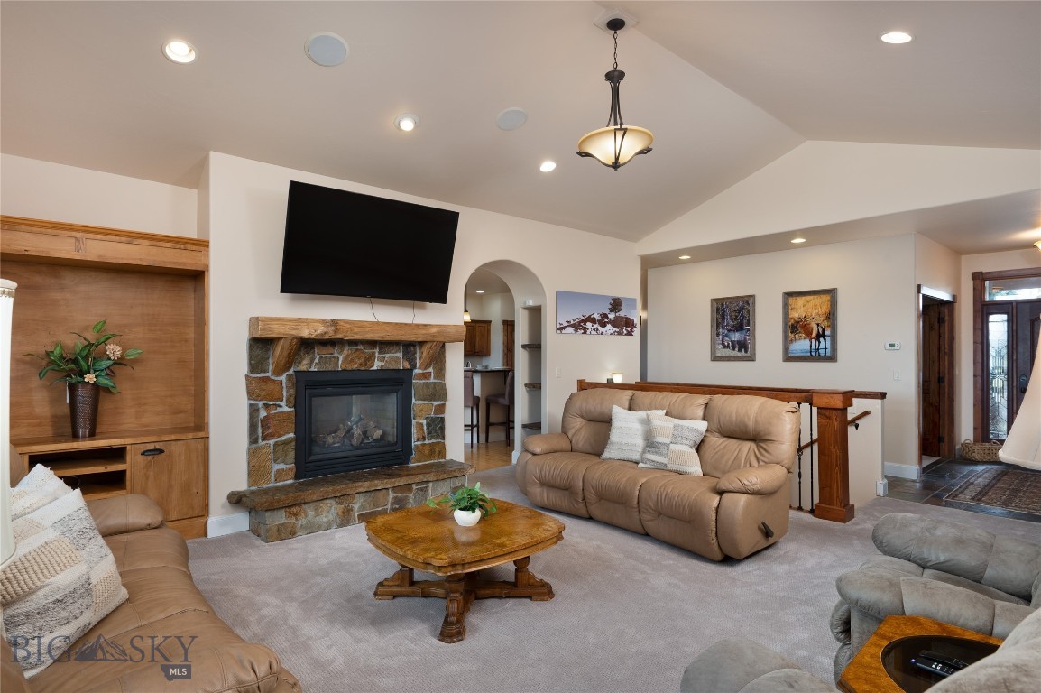 25 Summer Ridge