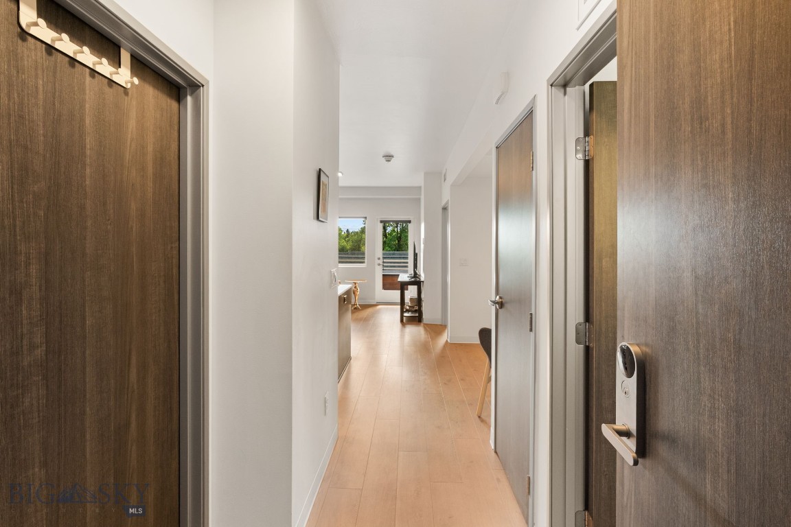 718 W Babcock Street 403