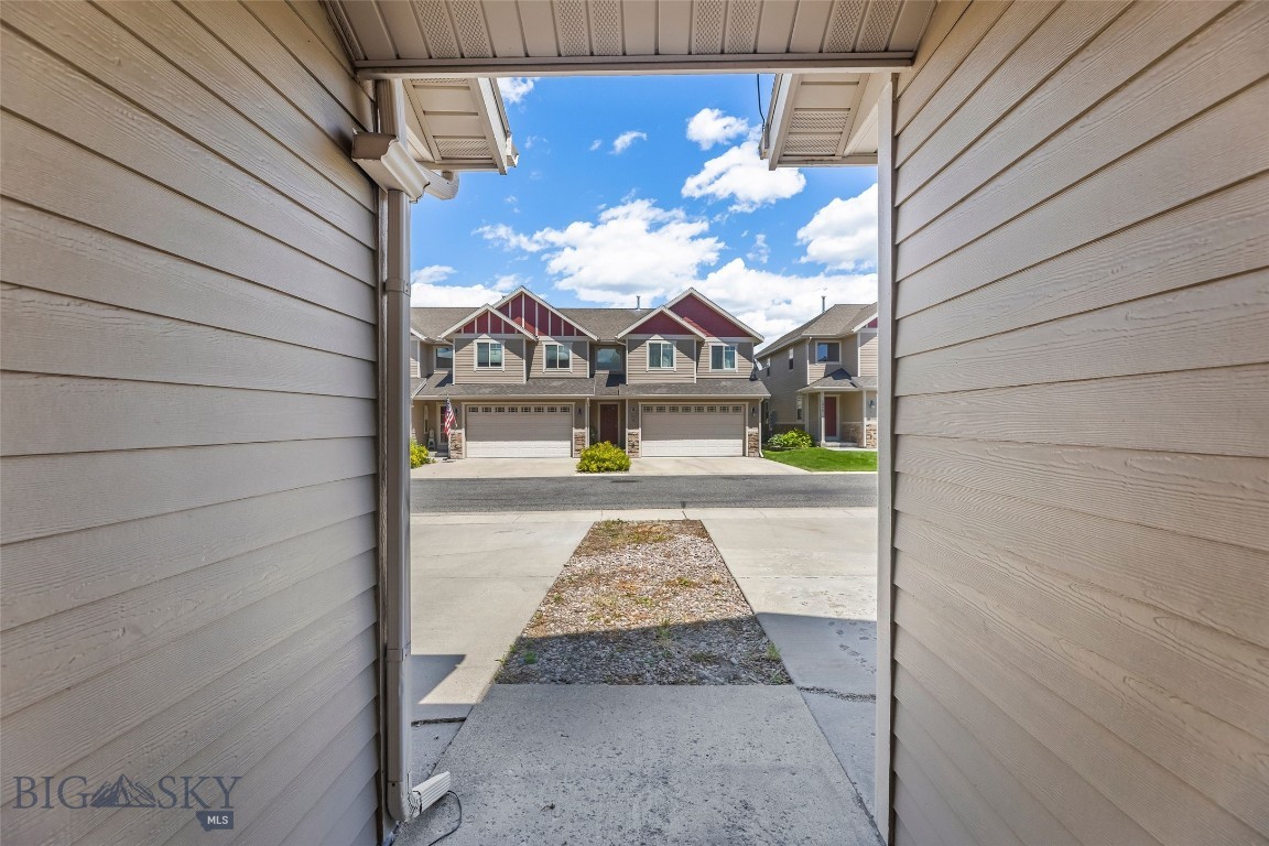 2863 N 27th 1