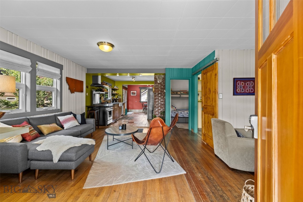 303 N Broadway