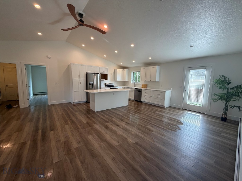 217 Lillian Way