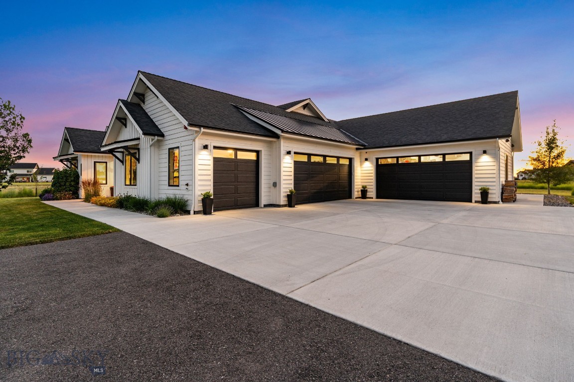 225 Riparian Way