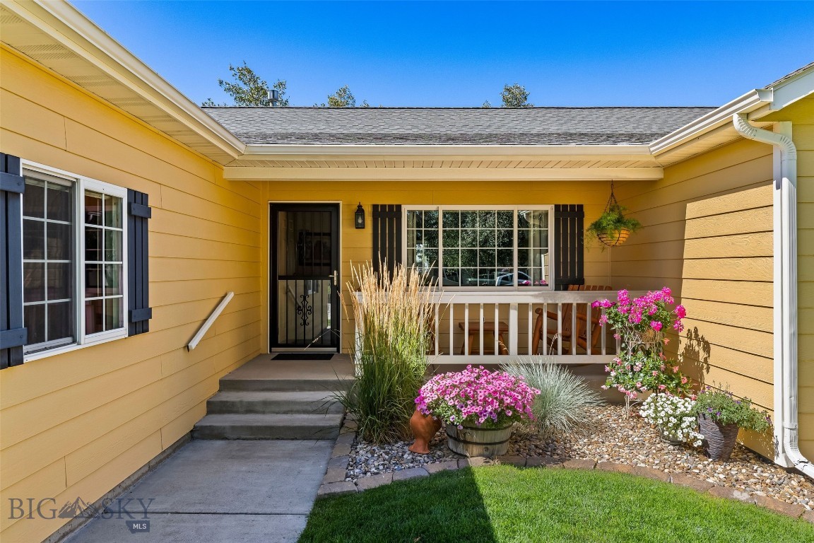 323 W River Rock Road, Belgrade