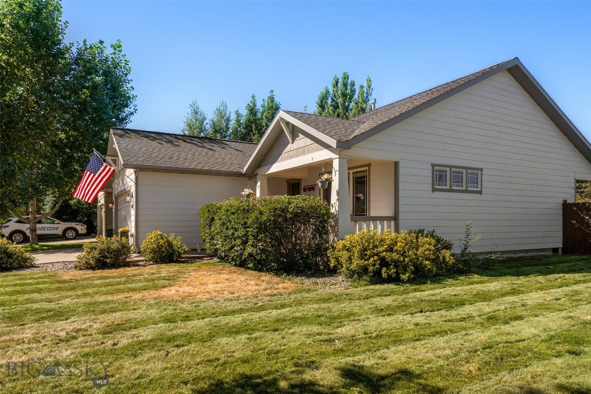 1235 Hunters Way