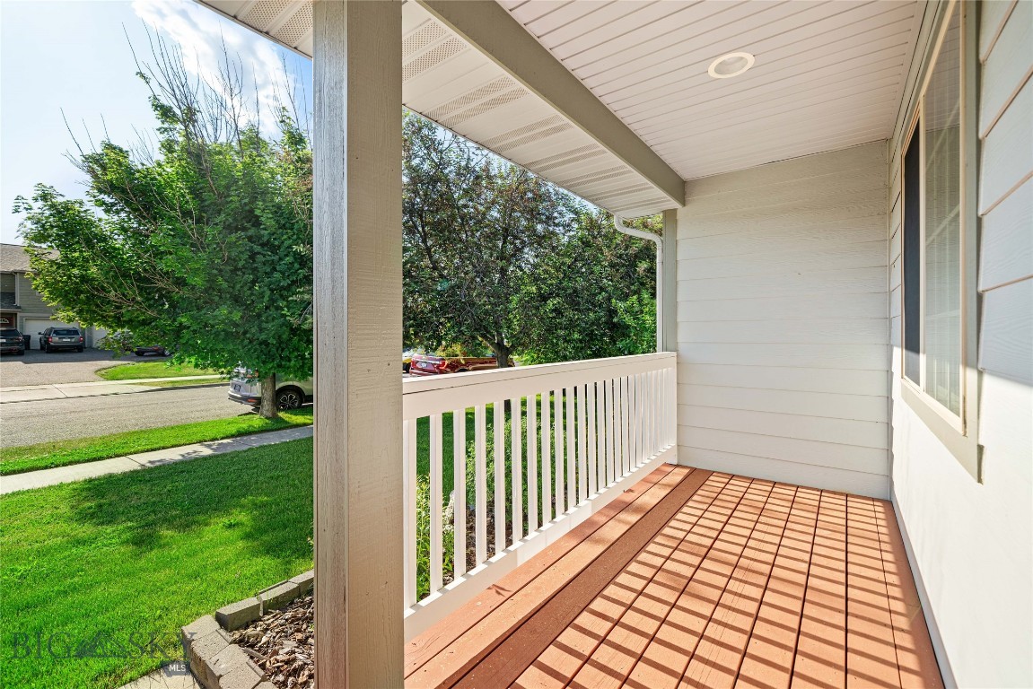 944 Forest Glen Drive