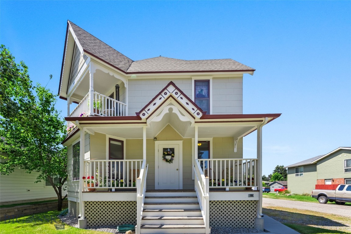 213 N 9th Avenue N