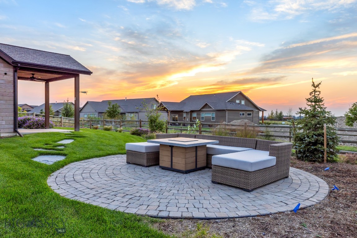 501 White Horse Loop