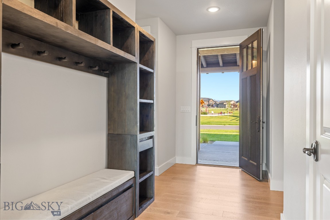501 White Horse Loop