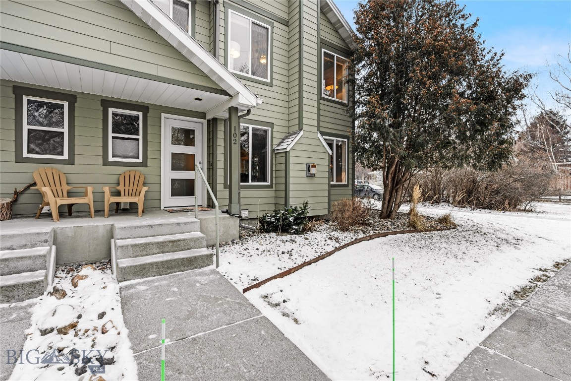 102 E College Street 1