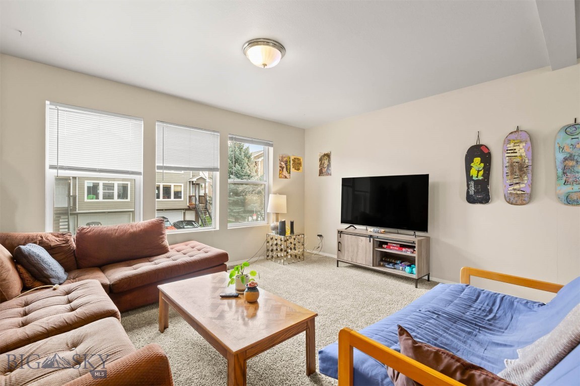 1763 W Kagy Boulevard