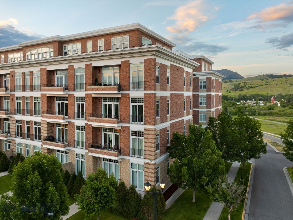 140 Village Crossing 4C