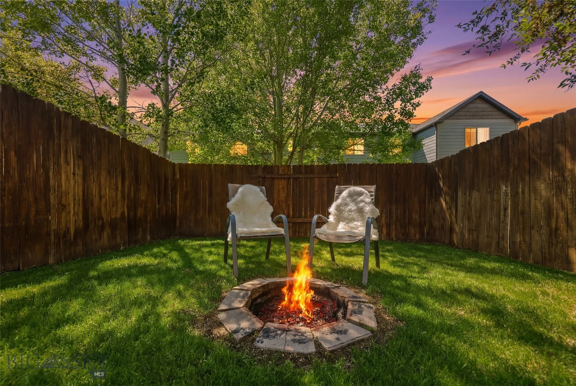 979 Forestglen Drive 2