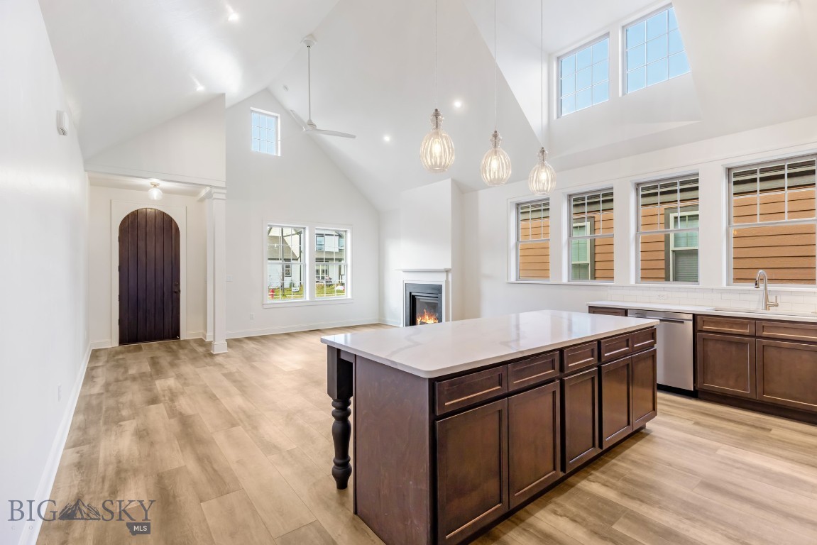 5438 Annie St B