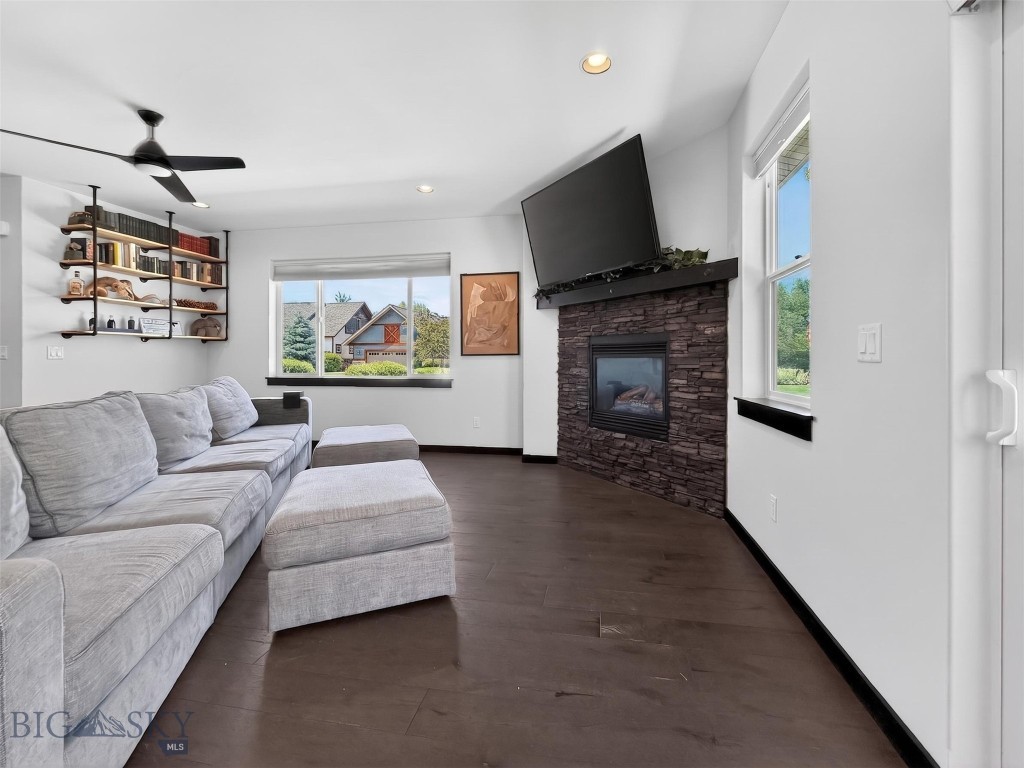 1015 Golden Gate A