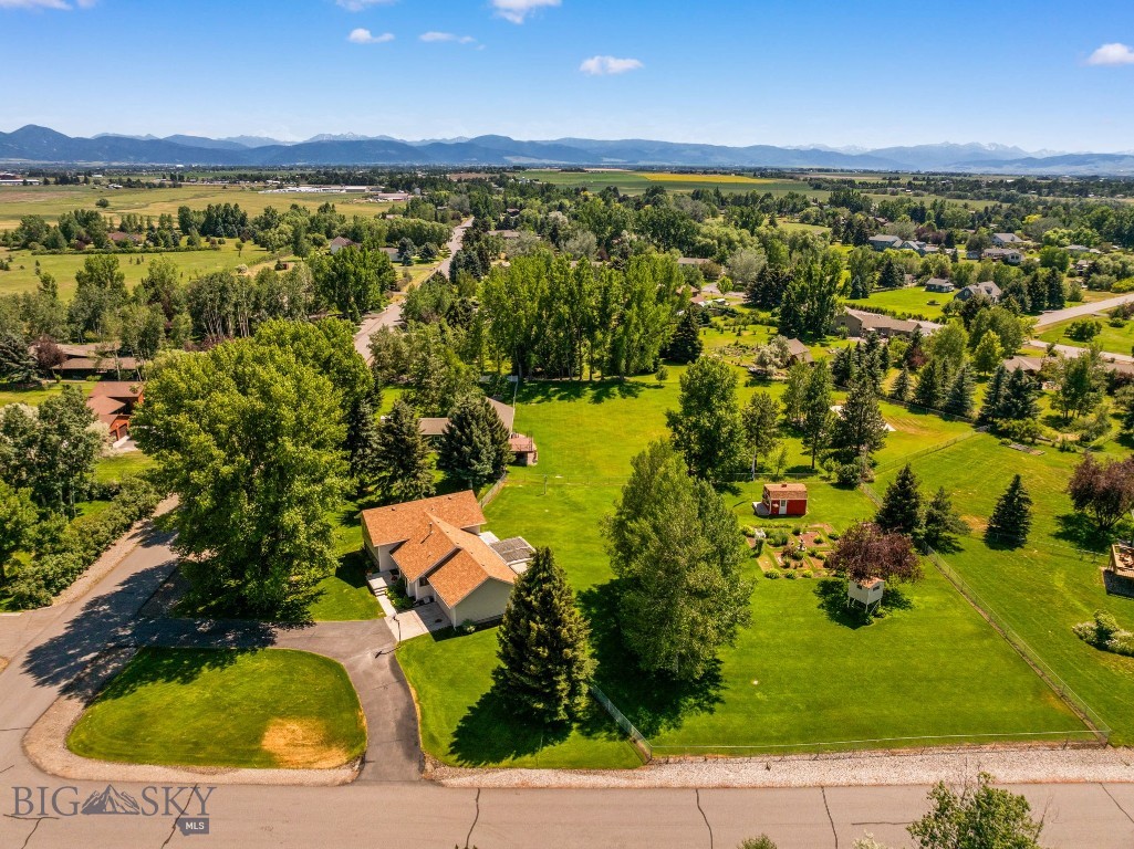 353 Sacajawea Peak Drive
