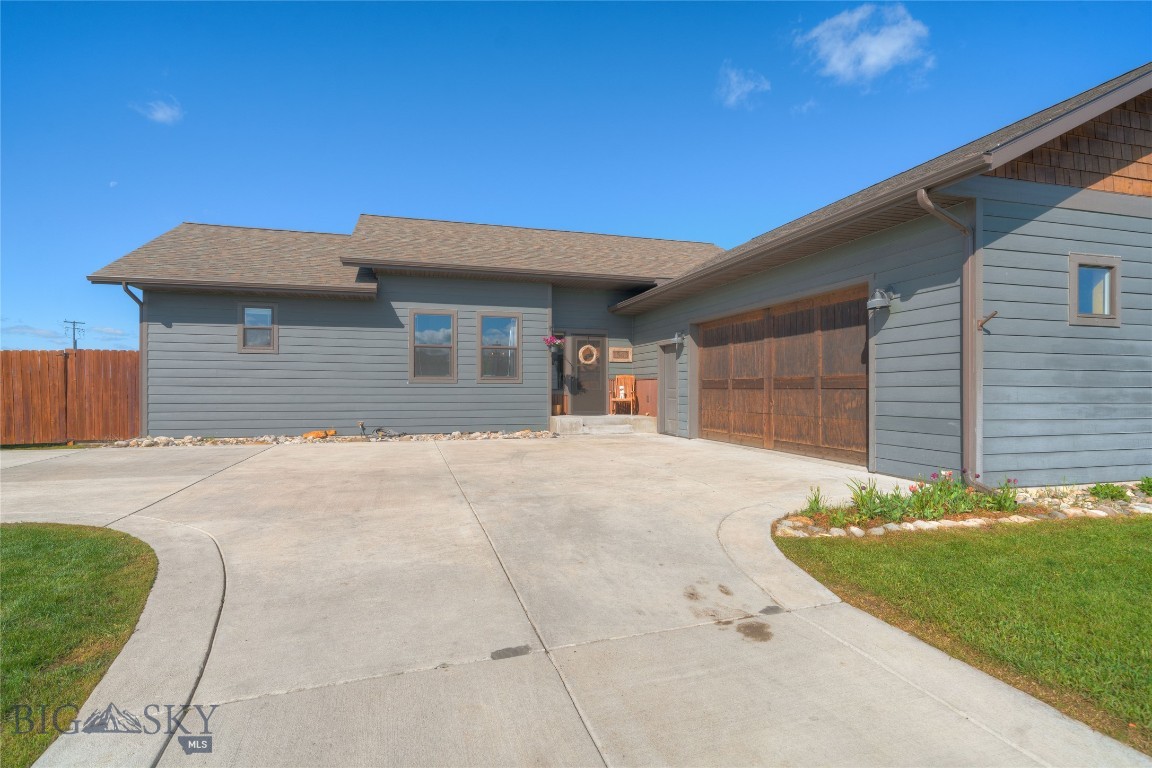 1543 Powers Boulevard